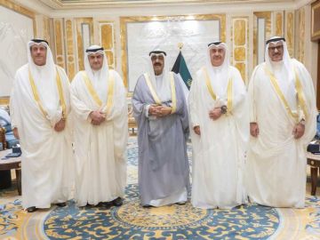 سمو الأمير يستقبل رئيس الأعلى للقضاء ونائب رئيس محكمة التمييز ورئيس الاستئناف سمو الأمير يستقبل رئيس الأعلى للقضاء ونائب رئيس محكمة التمييز ورئيس الاستئناف