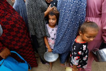 الأغذية العالمي يعلن وقف المساعدات لنصف مليون شخص في غزة الأغذية العالمي يعلن وقف المساعدات لنصف مليون شخص في غزة
