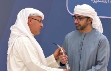 سفارة الكويت لدى الإمارات تنال جائزة وزير الخارجية للبعثة الدبلوماسية المتميزة سفارة الكويت لدى الإمارات تنال جائزة وزير الخارجية للبعثة الدبلوماسية المتميزة