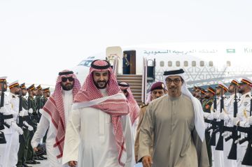 نائب رئيس الإمارات يستقبل وزير الدفاع السعودي نائب رئيس الإمارات يستقبل وزير الدفاع السعودي