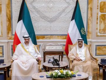 سمو أمير البلاد يستقبل ولي العهد ورئيس مجلس الوزراء سمو أمير البلاد يستقبل ولي العهد ورئيس مجلس الوزراء