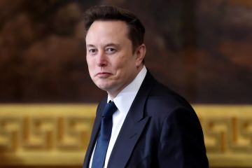 ماسك: دمج تسلا و سبيس إكس فكرة جيدة.. وشكلنا لجانا لدراسة الصفقة ماسك: دمج تسلا و سبيس إكس فكرة جيدة.. وشكلنا لجانا لدراسة الصفقة