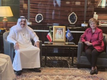 الرفاعي يلتقي مدير عام صندوق النقد الدولي لبحث تعزيز التعاون المالي والاقتصادي الرفاعي يلتقي مدير عام صندوق النقد الدولي لبحث تعزيز التعاون المالي والاقتصادي