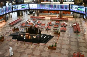 تباين في أداء مؤشرات بورصة الكويت... الأول ارتفع 0.26 و الرئيسي تراجع 0.57 تباين في أداء مؤشرات بورصة الكويت... الأول ارتفع 0.26 و الرئيسي تراجع 0.57