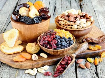 6 أخطاء تقلل فوائد الفواكه الجافة والمكسرات 6 أخطاء تقلل فوائد الفواكه الجافة والمكسرات
