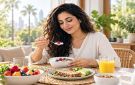 الفطور والنوم والرياضة.. عادات يومية ضرورية لمواجهة التوتر - kw