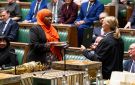 سغال عبد الولي تؤدي اليمين على المصحف وتصبح أول نائبة صومالية في بريطانيا