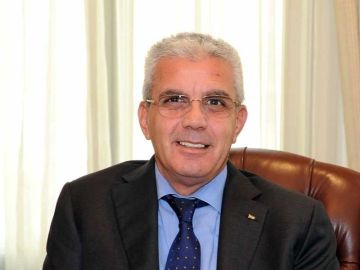 السفير الفلسطيني يهنئ القيادة بالأعياد الوطنية