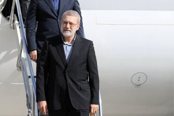 لاريجاني يصل إلى عمان بعد أيام على جولة مفاوضات مع واشنطن