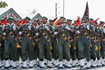 المرشد الإيراني يحذر من حرب إقليمية.. ويتحدث عن محاولة انقلاب 