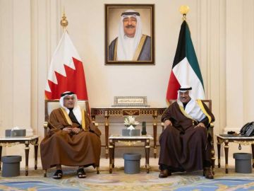 سمو ولي العهد يستقبل ولي العهد البحريني بناسبة زيارته للكويت