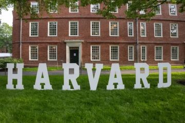 إدارة ترامب تواصل معركتها ضد هارفارد.. وتنهي برامج الزمالة معها