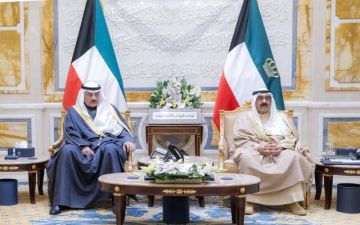 6 وزراء يؤدون اليمين الدستورية أمام أمير الكويت