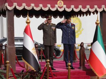 رئيس الأركان يستقبل رئيس أركان حرب القوات المسلحة المصرية