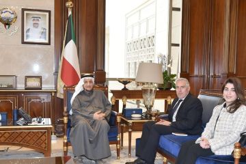 المعوشرجي يبحث مع السفير اللبناني تعزيز العلاقات الثنائية المعوشرجي يبحث مع السفير اللبناني تعزيز العلاقات الثنائية