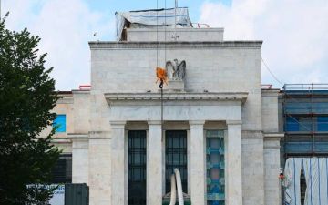 عضوا الفيدرالي يكشفان تأثير الذكاء الاصطناعي على الفائدة وسوق العمل