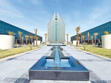  التطبيقي تتابع التطورات الإقليمية .. وقرارات مرتبقة بشأن آلية الدوام