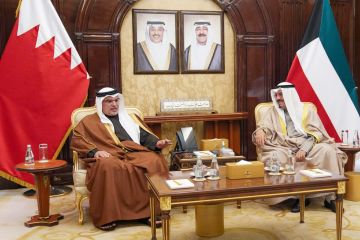 رئيس الوزراء يستقبل ولي العهد رئيس مجلس الوزراء بمملكة البحرين: المزيد من التقدم للمملكة وشعبها