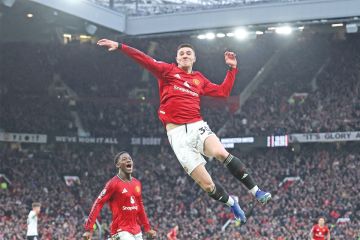 مان يونايتد يواصل انتصاراته بفوز مثير على فولهام مان يونايتد يواصل انتصاراته بفوز مثير على فولهام