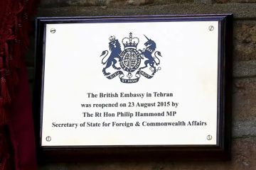 بريطانيا تسحب طاقمها الدبلوماسي من إيران بسبب الوضع الأمني 