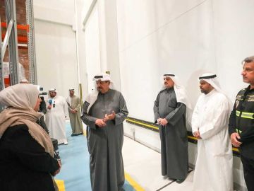 سمو رئيس الوزراء يقوم بزيارة تفقدية إلى مستودع الأدوية والمستلزمات الطبية سمو رئيس الوزراء يقوم بزيارة تفقدية إلى مستودع الأدوية والمستلزمات الطبية