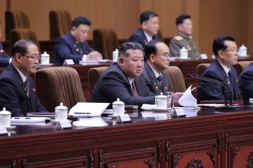 إعادة تعيين زعيم كوريا الشمالية رئيسا لمجلس شؤون الدولة إعادة تعيين زعيم كوريا الشمالية رئيسا لمجلس شؤون الدولة