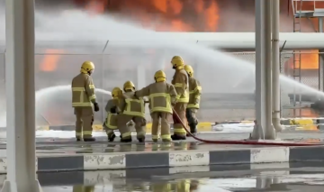 إخماد حريق خزانات وقود مطار الكويت بعد 58 ساعة من عمليات المكافحة..(فيديو)