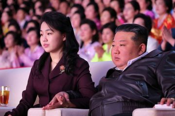 كيم جونغ أون: نساء كوريا الشمالية دعامة صلبة للثورة 