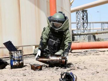 الحرس الوطني ينجح في استخراج وتدمير بقايا طائرة مسيرة من خزان للوقود الحرس الوطني ينجح في استخراج وتدمير بقايا طائرة مسيرة من خزان للوقود