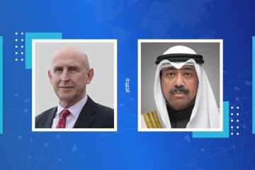 وزير الدفاع بحث المستجدات الراهنة مع نظيره البريطاني