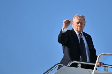 ترامب يدعو الإيرانيين لإسقاط الجمهورية الإسلامية