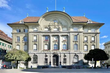 سويسرا وعدم اليقين: الوطني السويسري يثبت سعر الفائدة عند 0 رغم الارتفاع الهامشي للتضخم سويسرا وعدم اليقين: الوطني السويسري يثبت سعر الفائدة عند 0 رغم الارتفاع الهامشي للتضخم