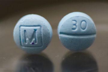 أرادت أن ترثه فسممته!