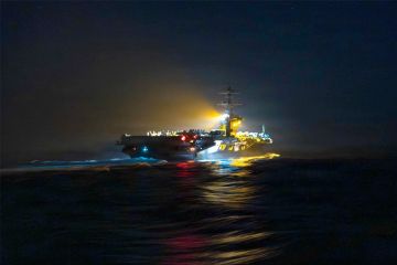 الحاملة لينكولن تحت الضغط بعد انسحاب فورد الحاملة لينكولن تحت الضغط بعد انسحاب فورد