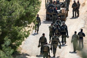 إسرائيل تبدأ عملية برية في لبنان وتطالب بمكتب تمثيلي في بيروت إسرائيل تبدأ عملية برية في لبنان وتطالب بمكتب تمثيلي في بيروت