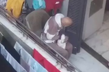 تقييد مسن في دار مصرية للعجزة