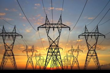  الكهرباء : إعادة خط هوائي إضافي لنقل الطاقة الكهربائية إلى الخدمة