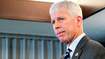 وزير الطاقة الأميركي يؤكد العمل على خفض تكاليف الطاقة وسط اضطرابات في الأسواق العالمية