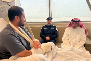 محافظ الجهراء يشيد بتفاني الإطفائيين في أداء مهامهم