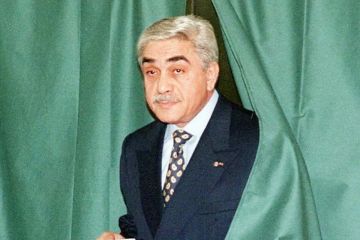 وفاة الرئيس الجزائري السابق اليامين زروال عن 84 عاما