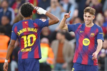 برشلونة يستقبل إشبيلية في مواجهة ثأرية