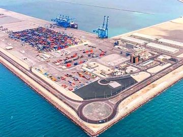  الأشغال : تعرض ميناء مبارك الكبير لهجوم مزدوج بصواريخ ومسيرات