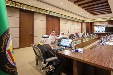 لجنة خليجية تبحث مستجدات المشهد الإقليمي وتأثيراته على إمدادات المنتجات البترولية لجنة خليجية تبحث مستجدات المشهد الإقليمي وتأثيراته على إمدادات المنتجات البترولية