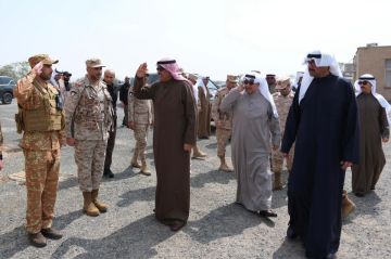 سمو ولي العهد يقوم بزيارة تفقدية لعدد من القواعد والمواقع العسكرية في البلاد سمو ولي العهد يقوم بزيارة تفقدية لعدد من القواعد والمواقع العسكرية في البلاد