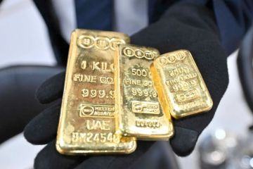 الذهب يرتفع مع تراجع الدولار وانحسار مخاوف التضخم