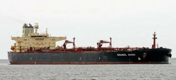 استهداف ناقلة نفط قبالة سواحل العراق يوسع نطاق الصراع بالخليج