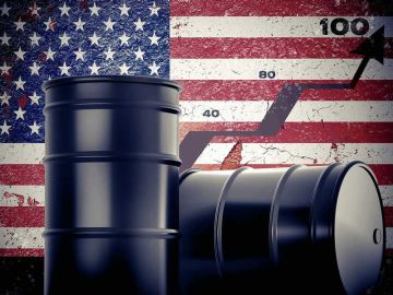  رويترز : العقود الآجلة للخام الأمريكي تتجاوز 100 دولارا للبرميل