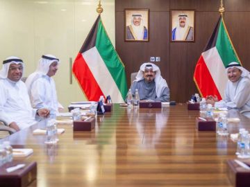 رئيس مجلس الوزراء يترأس اجتماعا لبحث خطط تعزيز المخزون الاستراتيجي