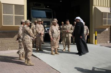 وزير الدفاع يتفقد هيئة الإمداد والتموين ويشيد بدورها في دعم القوات المسلحة ورفع مستوى جاهزيتها وزير الدفاع يتفقد هيئة الإمداد والتموين ويشيد بدورها في دعم القوات المسلحة ورفع مستوى جاهزيتها