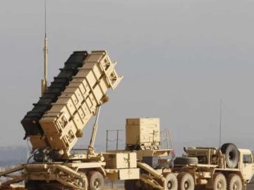 الجيش الكويتي: الدفاع الجوي يتصدى لعدد من الأهداف الجوية المعادية